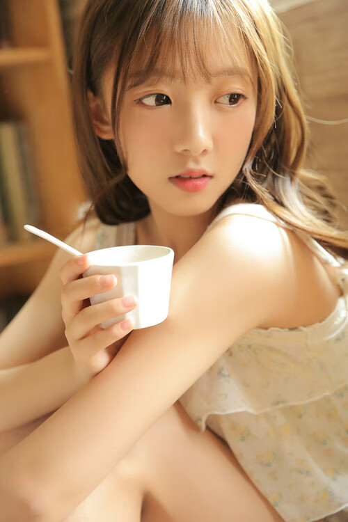 开云体育视频直播-青少年足球运动与智能硬件结合，打造未来运动新生态，青少年足球运动蔚然成风