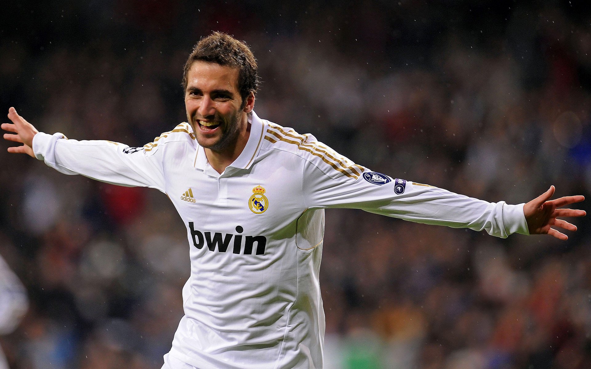 2022年总冠军赛：库里在决胜场展现“神射手”本色，单场投中7记三分，带领勇士卫冕